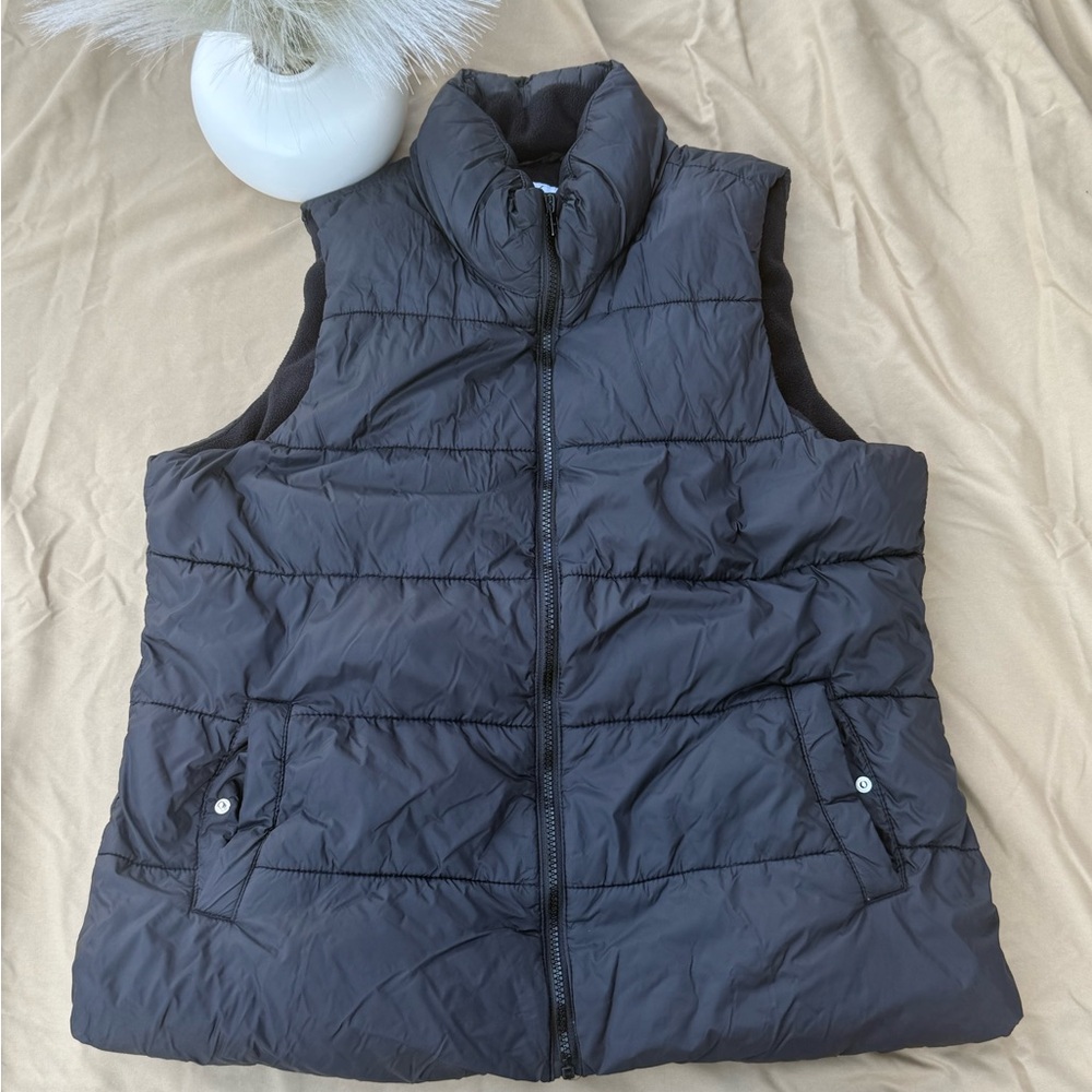 EUC Old Navy Black Puffer Vest